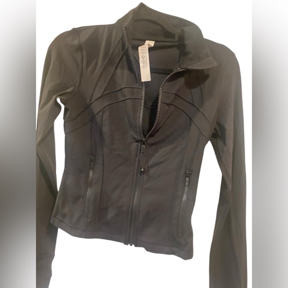 NWT Lululemon defined cropped jacket BLACK Size:6 - Picture 3 of 5